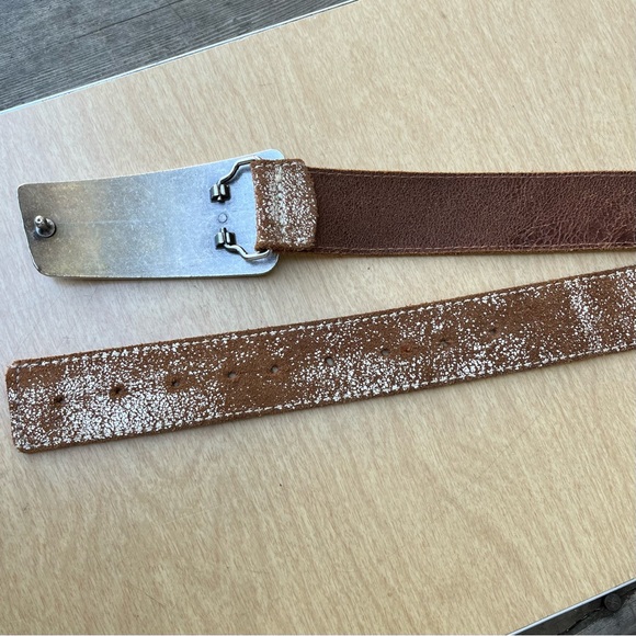 Le Chateau Brown Leather Shabby Distressed Belt With Silver Tone Buckle Sz S - Picture 10 of 16